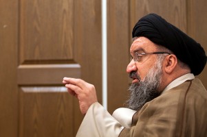 khatami-door-behind-tasnim