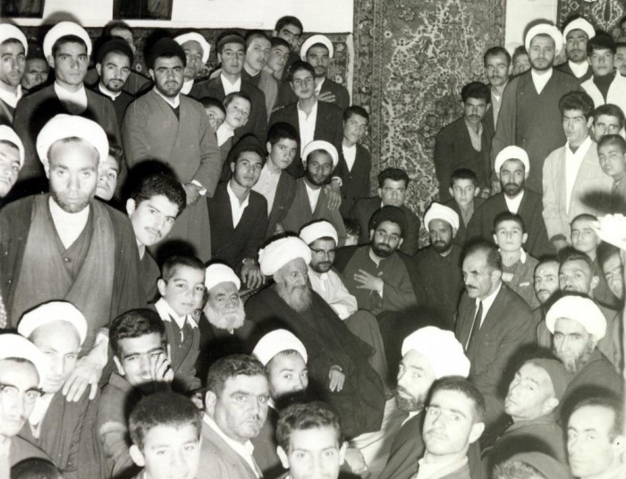 mola-ali-hamedani-with-students